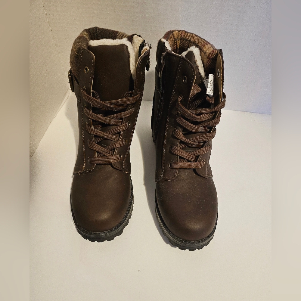 Apres By Lamo Brown Lace-Up Boots with Fur Lining